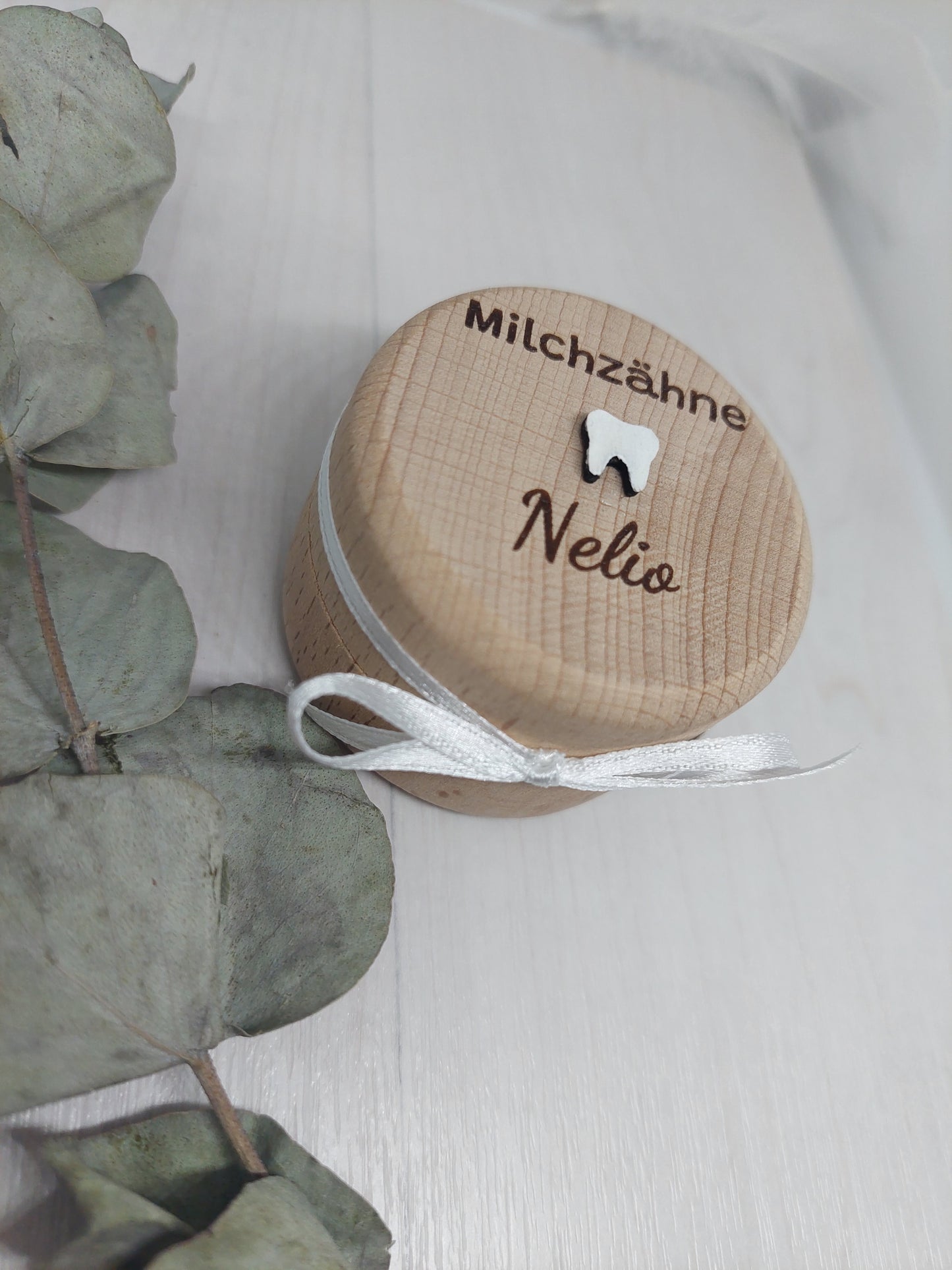 Milchzahndose mit Namen aus Holz