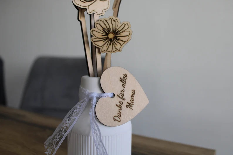 Handgemachte Vase personalisierbar, Geschenk für Mama, Geschenk für einen besonderen Menschen, Vase mit Trockenblumen oder Holzblumen