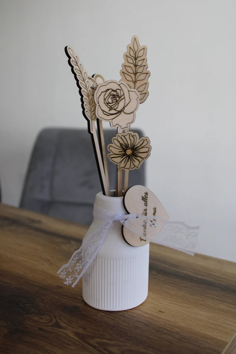 Handgemachte Vase personalisierbar, Geschenk für Mama, Geschenk für einen besonderen Menschen, Vase mit Trockenblumen oder Holzblumen