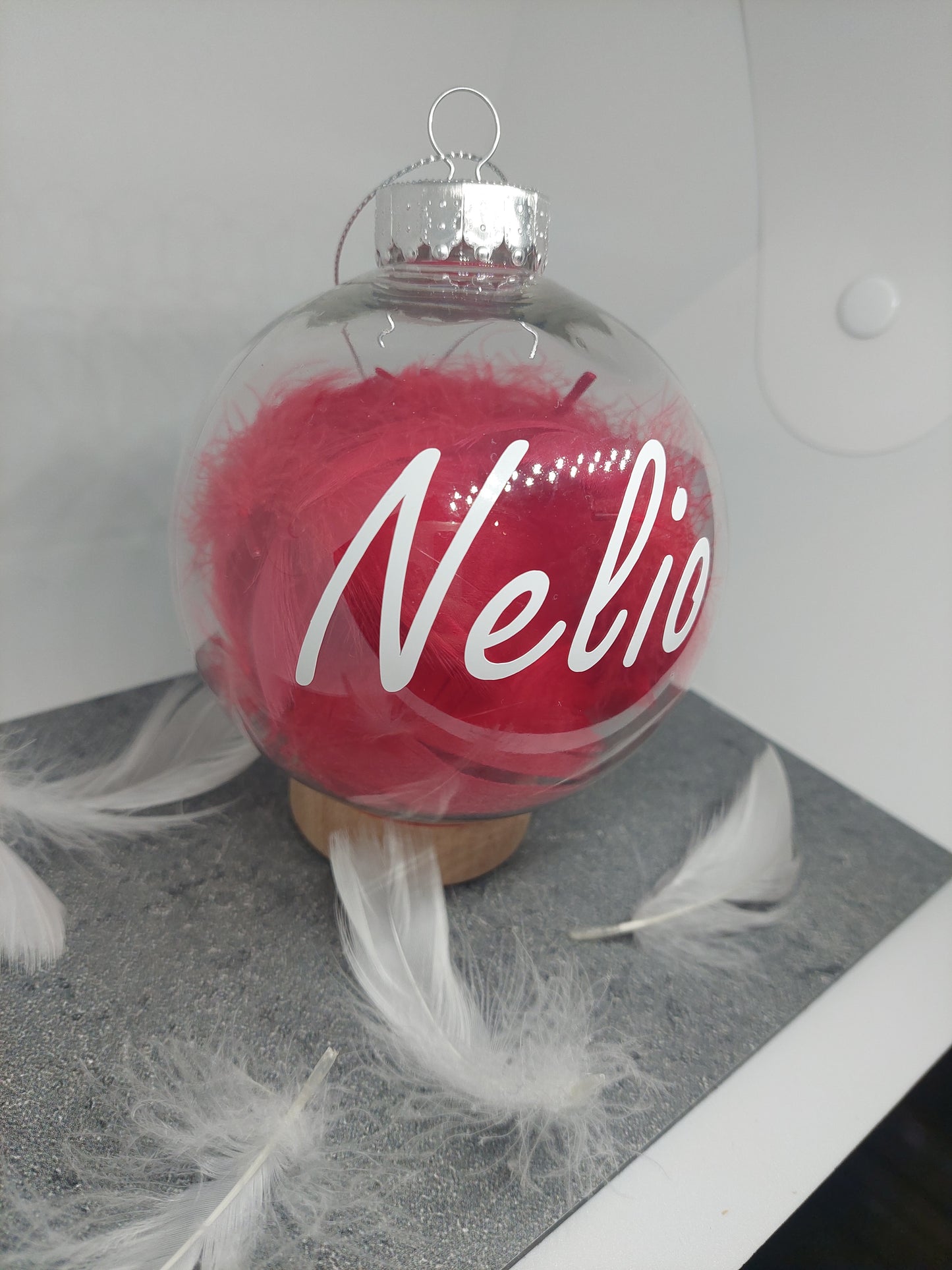 Weihnachtsgeschenk Weihnachtskugel personalisiert mit Federn