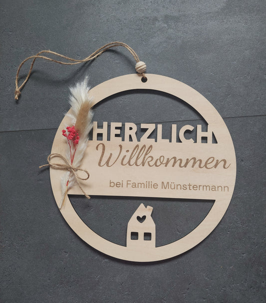 Willkommensschild personalisiert aus Holz