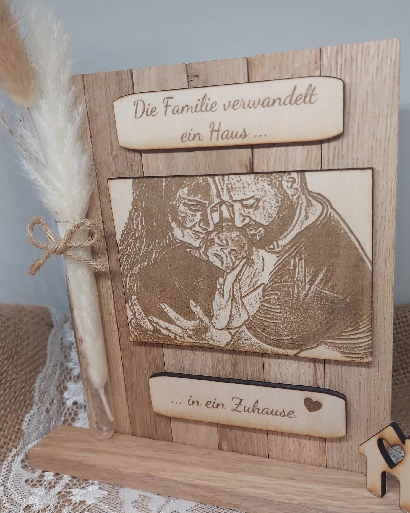 Graviertes Bild in Holz | Gravurbild in Holz | Erinnerungsgeschenk | Liebevolles Geschenk | Besonderes personalisiertes Geschenk | Bild