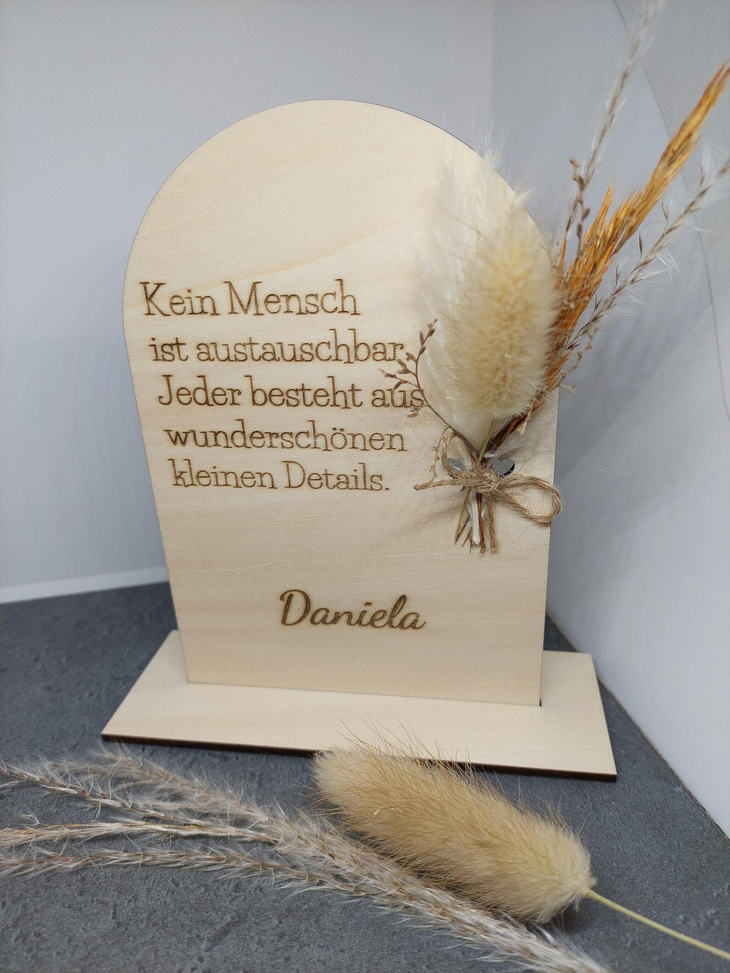 Herbst Deko, Einzugsgeschenk mit Spruch personalisiert, Geschenk Kinderzimmer, Aufsteller Dekoration zum aufstellen, Bogen mit Trockenblumen